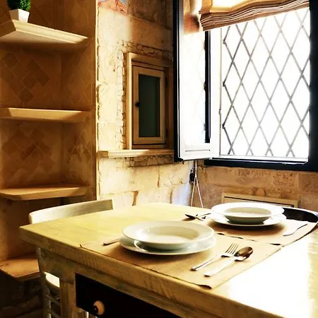 Apartment Artist's