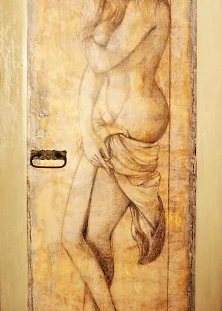 Apartment Artist's